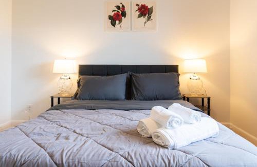 Carlingwood West - Glabar Park - McKellar Heights House | 2223 Fox Crescent- Home from home