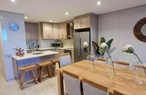 Durban Central Business District Apartment | Family-Friendly 3 Bedroom Retreat at 223 Beacon Rock