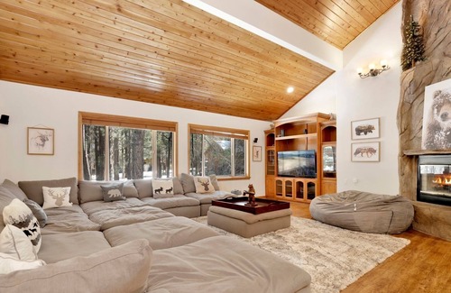 Summit Estates Cabin | Relaxing Retreat: Spa at Winterset 4 Bedroom Chalet
