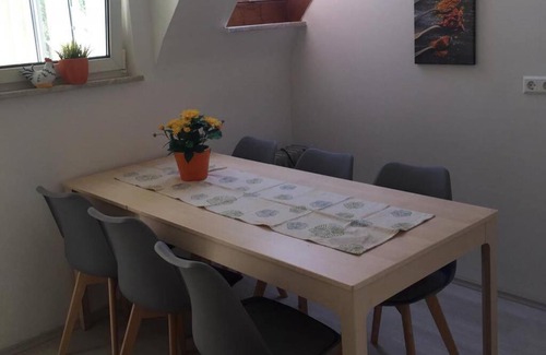 Korb Apartment | Spacious 22C Apartment with Free WiFi and Smart TV