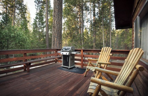 North Wawona Cabin | Serene 23 Arnett's Cabin at The Redwoods In Yosemite