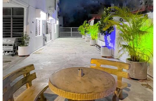 Mak Mandin House | Discover Vintage Charm at 23 HOUSE - Family-Friendly Stay