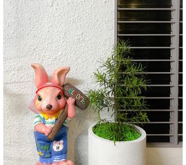 Mak Mandin House | Discover Vintage Charm at 23 HOUSE - Family-Friendly Stay