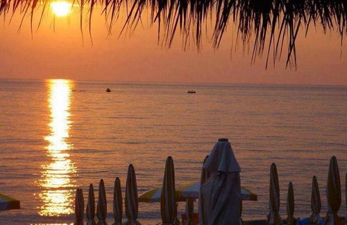 San Lucido Bed & Breakfast | Cozy Bed and Breakfast for 4 with Pet-Friendly Amenities
