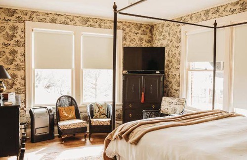 Pawhuska Bed & Breakfast | Eco-Friendly Bed and Breakfast for Two with Top Ratings