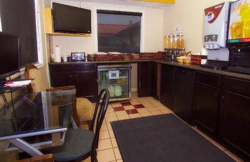 Fort McMurray Hotel | Pet-Friendly Motel for 6 Guests with Perfect Review Score