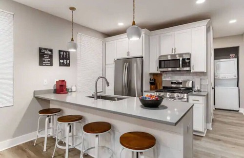 Livingston Park Apartment | Unique Complex with Two Homes - Perfect for Families!