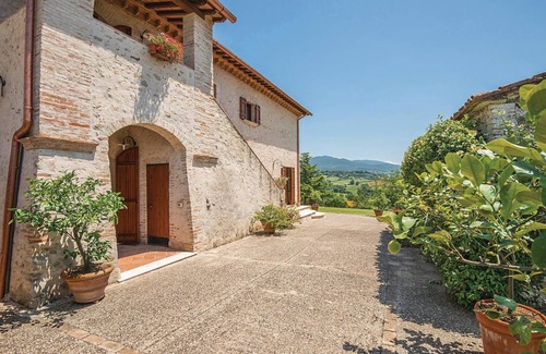 Narni House | Spacious 4-Bedroom House with Private Pool for 12 Guests