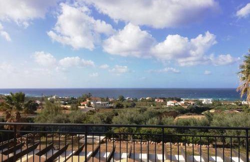 Sea Caves Villa | Spacious 4-Bedroom Villa with Pool for Memorable Stays
