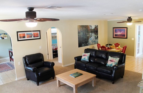 Tarpon Springs House | Spacious 4 BR Retreat with Pool and Access to Pinellas Trail
