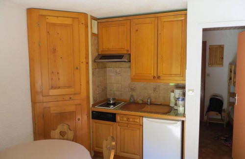 Valloire Apartment | 230m from resort center, balcony, parking, tv, ski locker, 24m², Valloire