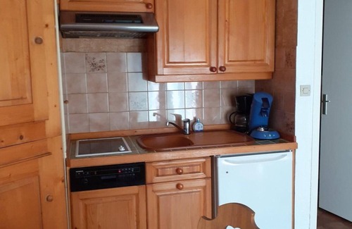 Valloire Apartment | 230m from resort center, balcony, parking, tv, ski locker, 24m², Valloire