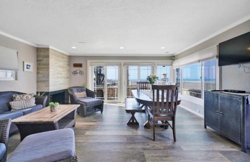 West Newport House | Family-Friendly Retreat at 2314 W Oceanfront A