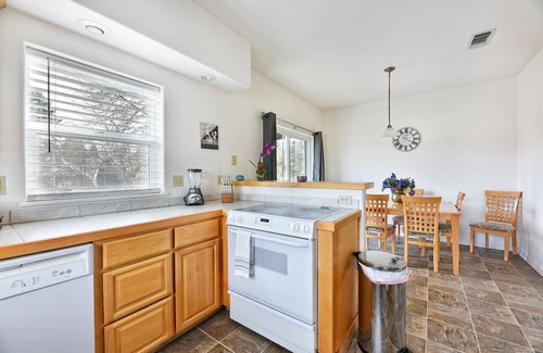 Historic Railroad District House | Top-Rated Duplex with Mountain View & Private Bathroom