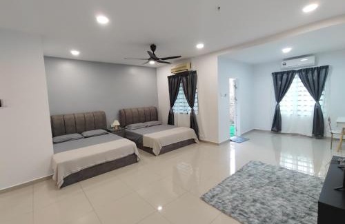 Kemayan Square House | Ideal Family Gathering at 232 Permai Duyung Hotel