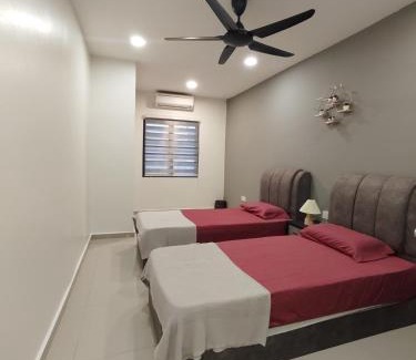 Kemayan Square House | Ideal Family Gathering at 232 Permai Duyung Hotel