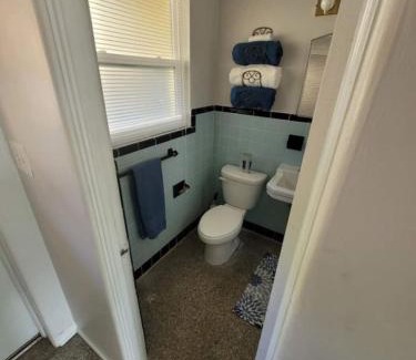 Crescent Lake Apartment | 236G Studio Apt Near DownTown