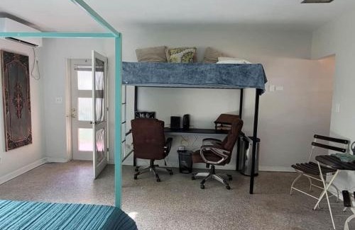 Crescent Lake Apartment | 236G Studio Apt Near DownTown