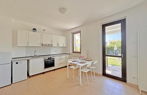 Numana Apartment | 237 - Residence ADAMO ed EVA - bilo al piano terra con ampio GIARDINO