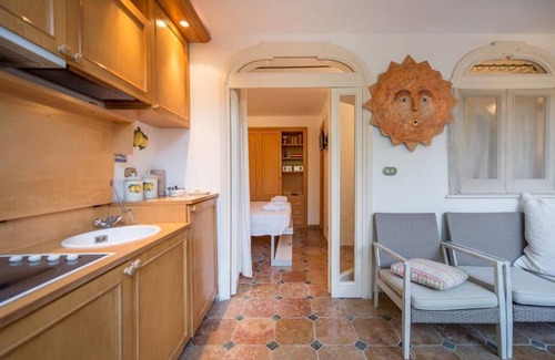 Capri House | 23Baci: Cozy Central House with Oceanfront Terrace