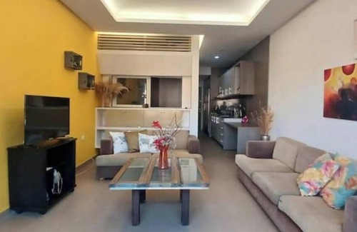 Safra Condo | 24/7 elect. Silvia's romantic waterfront apartment
