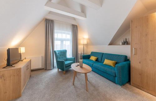 Leer House | Convenient 24/7 Self-Check-in at Family-Friendly Hotel