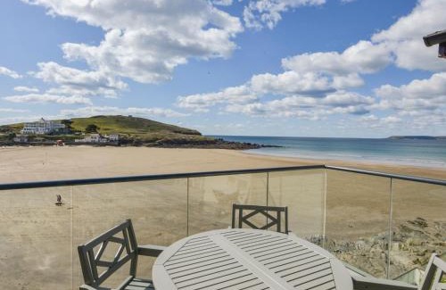 Bigbury-on-Sea House | Enjoy 24 Burgh Island Causeway: Pet-Friendly & Pool Access