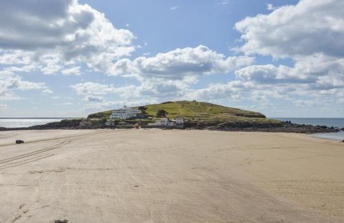 Bigbury-on-Sea House | Enjoy 24 Burgh Island Causeway: Pet-Friendly & Pool Access