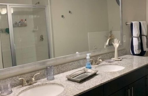 McKinney Apartment | Modern Retreat with Pool, Gym, and Great Parking Options
