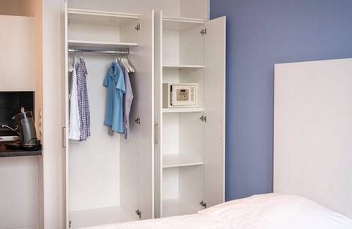 Alt-Moosach Apartment | Cozy 24 m² Apartment with Kitchen for Two Guests