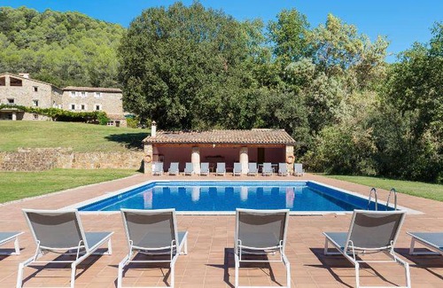 Ossinya Bed & Breakfast | Comfortable Bed and Breakfast for Up to 3 Guests