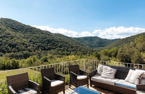 Ossinya Bed & Breakfast | Comfortable Bed and Breakfast for Up to 3 Guests