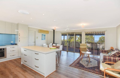 Normanville House | Relax with Wildlife Views and Family-Friendly Amenities