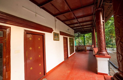 Aymanam Resort | Pet-Friendly Resort for 3 Guests - Ideal Getaway Awaits