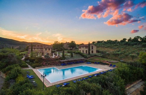 Bucine Resort | 240 m² Resort ∙ 4 bedrooms ∙ 127 guests