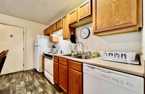 Monroe House | Stylish 240 Overbrook: Funky Home with Pet-Friendly Perks