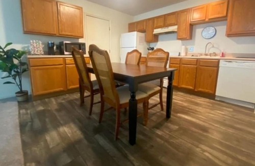 Monroe House | Trendy 240 Overbrook: Stylish Home with Top Guest Ratings