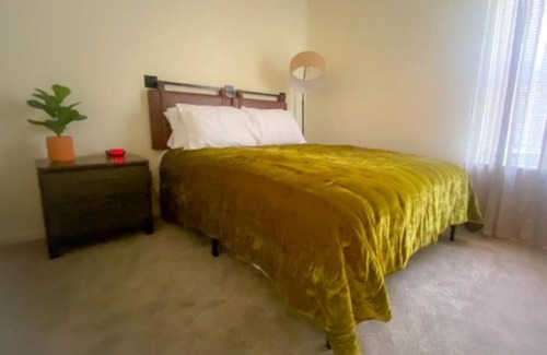 Monroe House | Trendy 240 Overbrook: Stylish Home with Top Guest Ratings