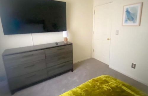 Monroe House | Trendy 240 Overbrook: Stylish Home with Top Guest Ratings