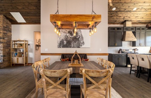 Orderville House | 242 m² House ∙ 4 bedrooms ∙ 10 guests