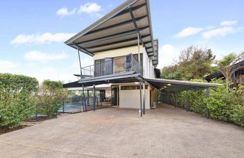Nightcliff Villa | Spacious 4-Bedroom Villa with Pool for Up to 8 Guests