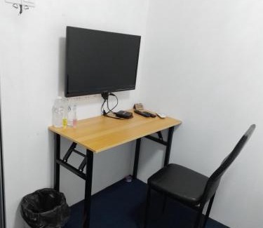 Downtown George Town Hostel | Family-Friendly Retreat at 246housecafe with Dining Options