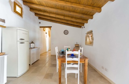 Specchia Villa | Villa Vanda: Pet-Friendly Retreat with Spa & Breakfast