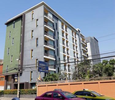 Siriraj Apartment | Comfort Stay at 24Residence Siriraj - Family-Friendly Retreat