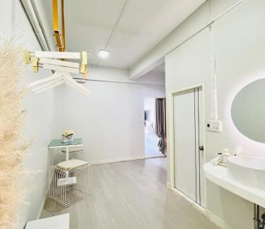 Nakhon Sawan Hotel | Discover 24Rooms นครสวรรค์: Pet-Friendly & Family Fun