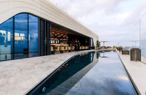 Paceville Apartment | 24th Floor Sea View Apart-Hotel in Mercury Tower St Julians
