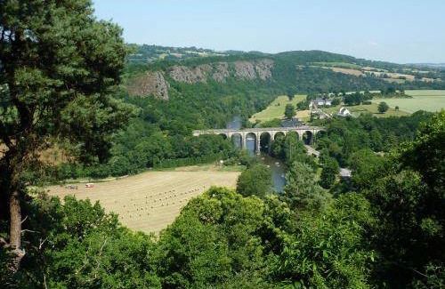Saint-Pierre-du-Regard Bed & Breakfast | Cozy Bed and Breakfast for Your Next Getaway