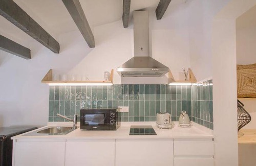 Old Town Apartment | Cozy 25 m² Apartment for 4 with Kitchen & Perfect Score