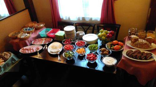 Hluboka nad Vltavou Bed & Breakfast | Cozy Bed and Breakfast for Up to 5 Guests - Pet Friendly