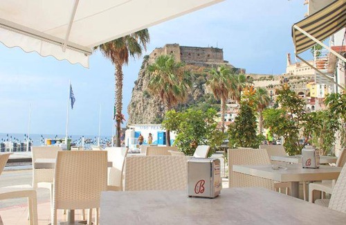 Scilla Bed & Breakfast | Cozy Bed and Breakfast with Kitchen & Pet-Friendly Options
